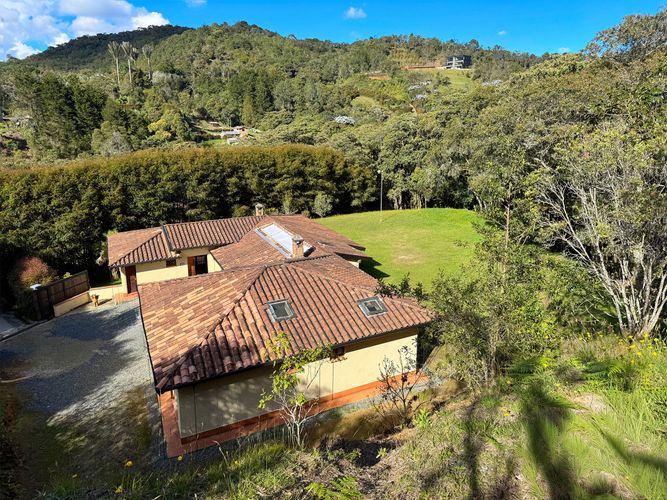 Casa de 6 alcobas en venta en Pantanillo, Envigado, 356 m² · foto 2 de 24