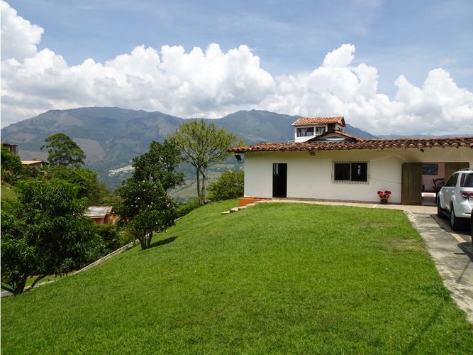 Finca en venta en Curbata, Copacabana, 715 m² · foto 6 de 11