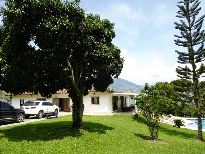 Finca en venta en Curbata, Copacabana, 715 m² · foto 7 de 11