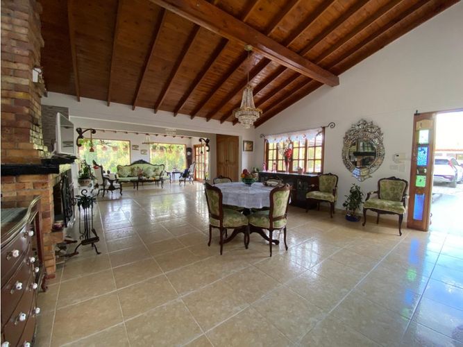 Casa de 4 alcobas en venta en Vía Las Palmas, El Retiro, 300 m² · foto 2 de 24