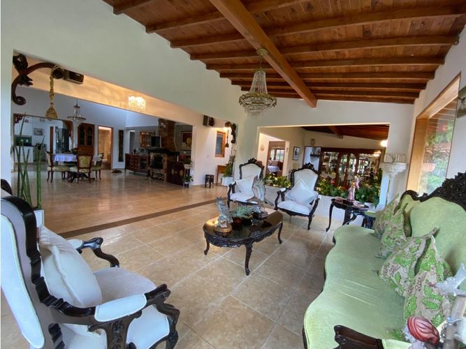 Casa de 4 alcobas en venta en Vía Las Palmas, El Retiro, 300 m² · foto 3 de 24