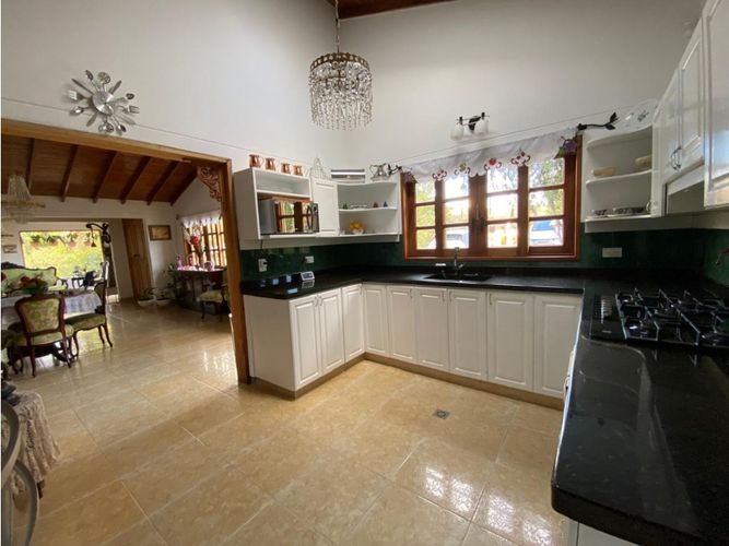 Casa de 4 alcobas en venta en Vía Las Palmas, El Retiro, 300 m² · foto 6 de 24