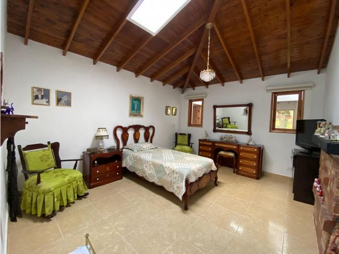 Casa de 4 alcobas en venta en Vía Las Palmas, El Retiro, 300 m² · foto 21 de 24
