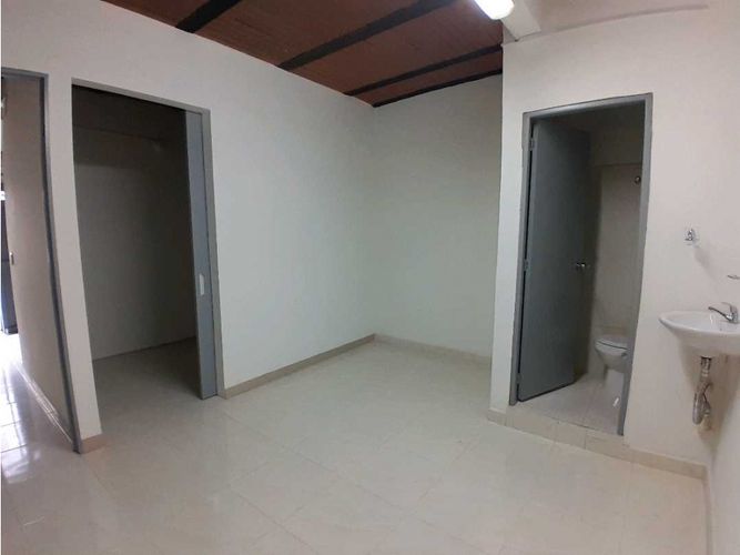 Local en arriendo en Bombona No.1, Medellín, 35 m² · foto 3 de 10