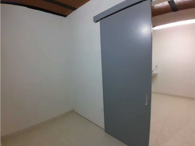 Local en arriendo en Bombona No.1, Medellín, 35 m² · foto 6 de 10