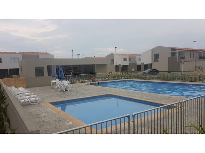Casa de 3 alcobas en venta en Ciudad Country, Jamundí, 126 m² · foto 2 de 24