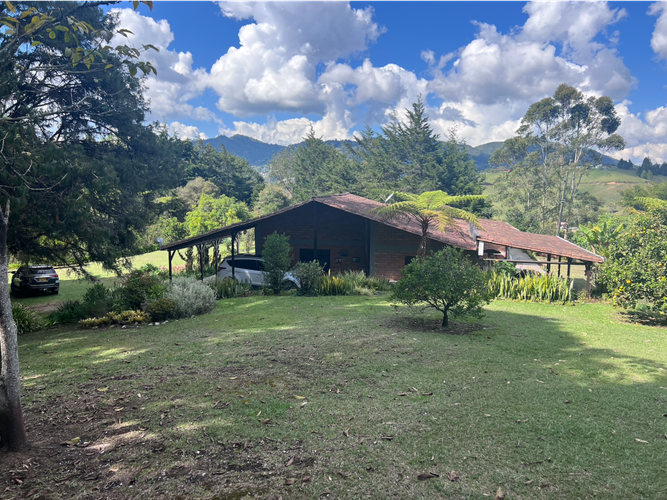 Finca en venta en Chaparral, Guarne, 380 m² · foto 3 de 20