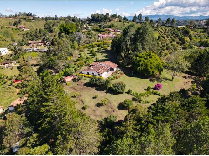 Finca en venta en Chaparral, Guarne, 380 m² · foto 17 de 20