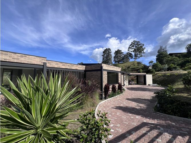 Casa de 3 alcobas en venta en Pantanillo, El Retiro, 460 m² · foto 2 de 23