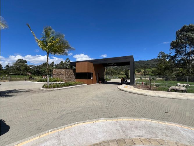 Lote en venta en La Ceja, 2573 m² · foto 5 de 14