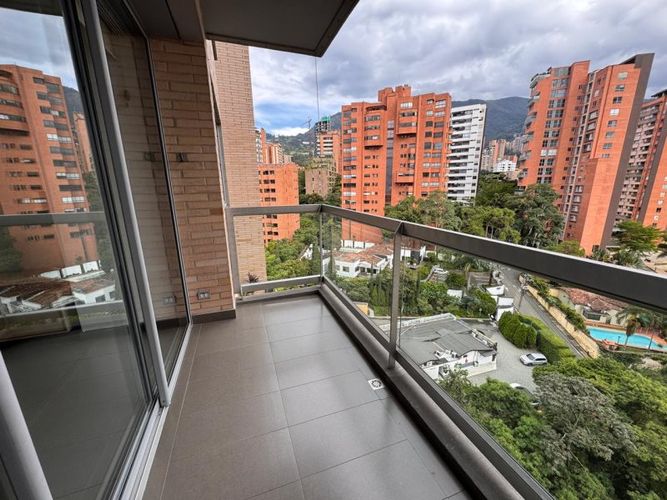 Apartamento de 3 alcobas en arriendo en Manila, Medellín, 110 m² · foto 2 de 16