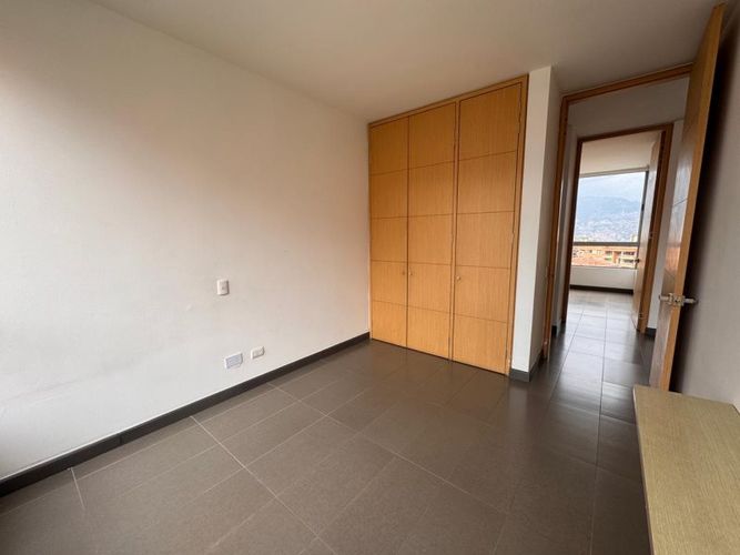 Apartamento de 3 alcobas en arriendo en Manila, Medellín, 110 m² · foto 9 de 16