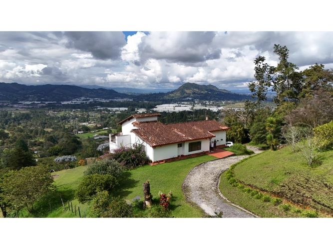 Finca en venta en Lomitas, La Ceja, 600 m² · foto 3 de 19