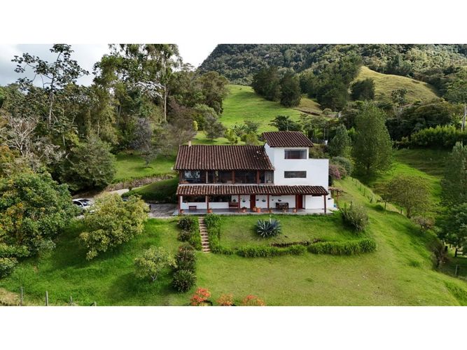Finca en venta en Lomitas, La Ceja, 600 m² · foto 4 de 19