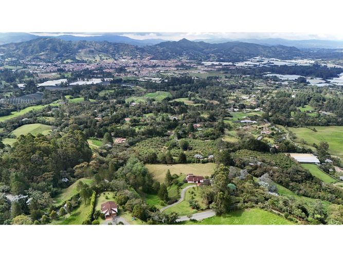 Finca en venta en Lomitas, La Ceja, 600 m² · foto 5 de 19