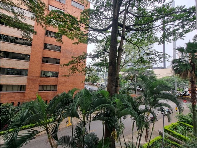 Oficina en venta en Milla De Oro, Medellín, 210 m² · foto 2 de 21
