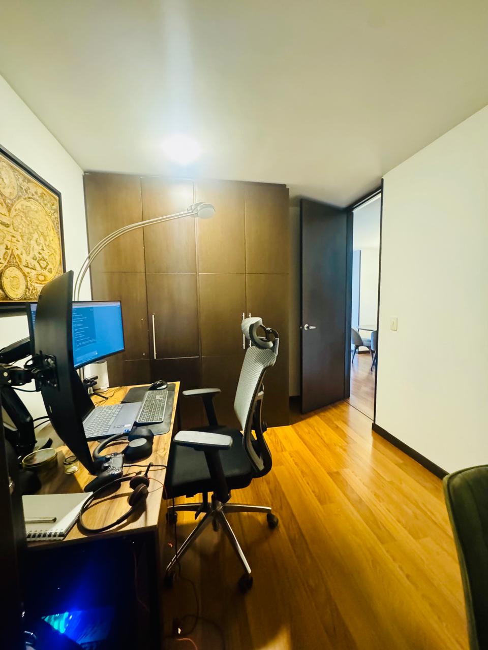 Apartamento en venta en Santa Barbara Central, Bogotá · foto 8 de 10