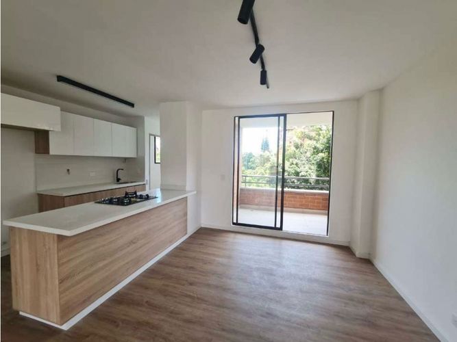 Apartamento en venta en El Campestre, Medellín · foto 2 de 17