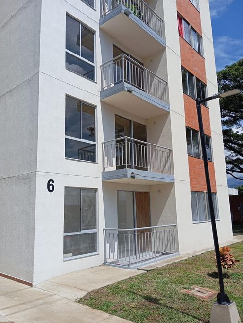 Apartamento de 3 alcobas en venta en Riveras Del Rosario, Jamundí, 65 m² · foto 3 de 13