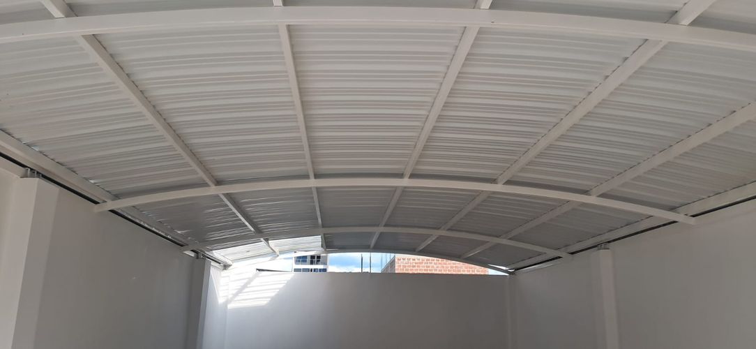 Casa de 5 alcobas en venta en Ciudad 2000, Cali, 240 m² · foto 2 de 13