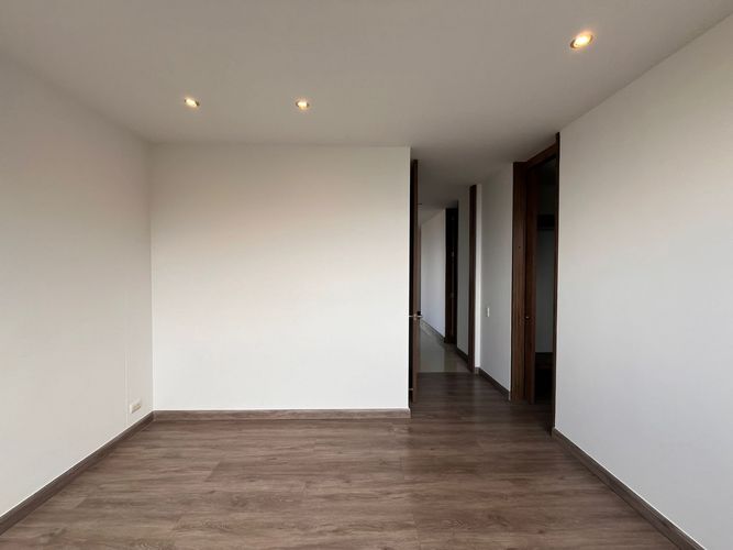 Apartamento de 3 alcobas en arriendo en San Lucas, Medellín, 164 m² · foto 2 de 20