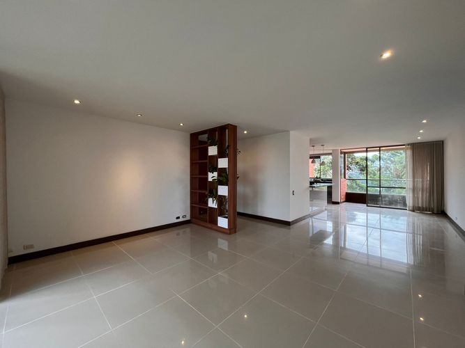 Apartamento de 3 alcobas en arriendo en San Lucas, Medellín, 164 m² · foto 3 de 20