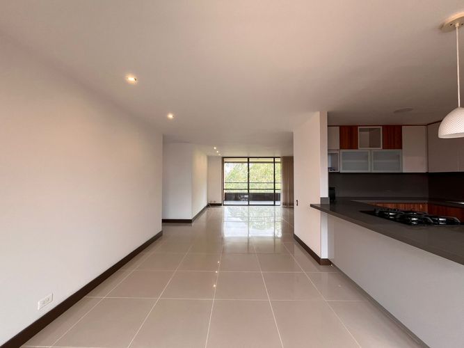 Apartamento de 3 alcobas en arriendo en San Lucas, Medellín, 164 m² · foto 8 de 20