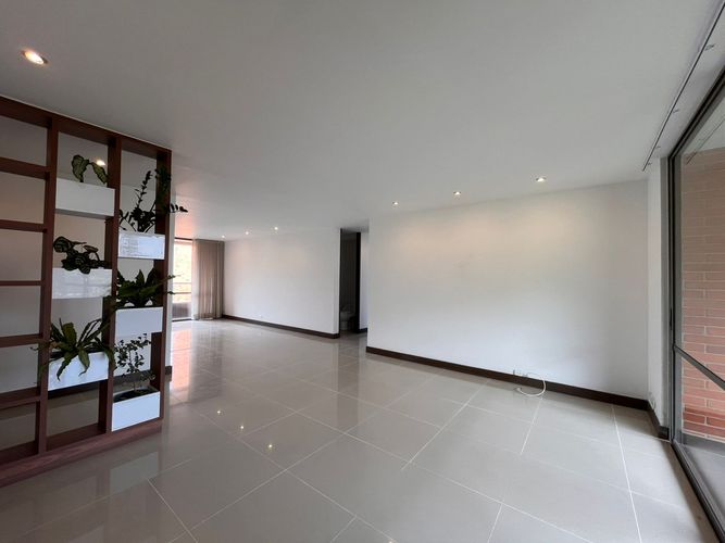 Apartamento de 3 alcobas en arriendo en San Lucas, Medellín, 164 m² · foto 4 de 20