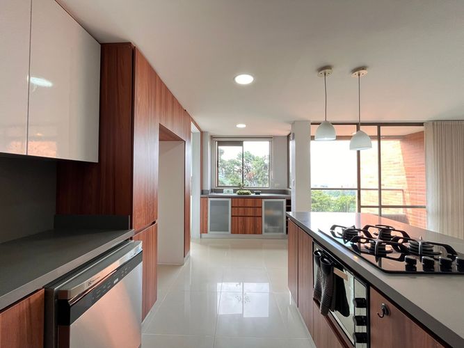 Apartamento de 3 alcobas en arriendo en San Lucas, Medellín, 164 m² · foto 11 de 20