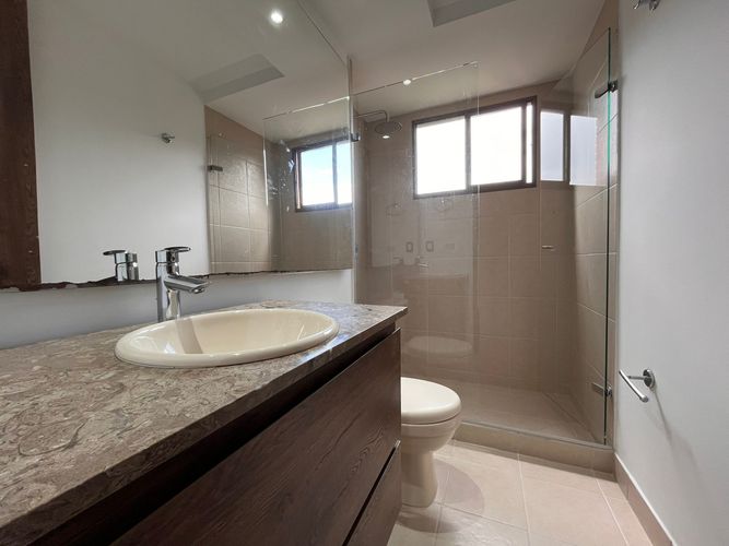 Apartamento de 3 alcobas en arriendo en San Lucas, Medellín, 164 m² · foto 18 de 20
