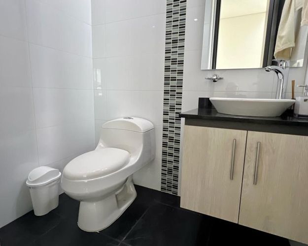 Apartamento de 3 alcobas en venta en El Poblado, Medellín, 139 m² · foto 8 de 10