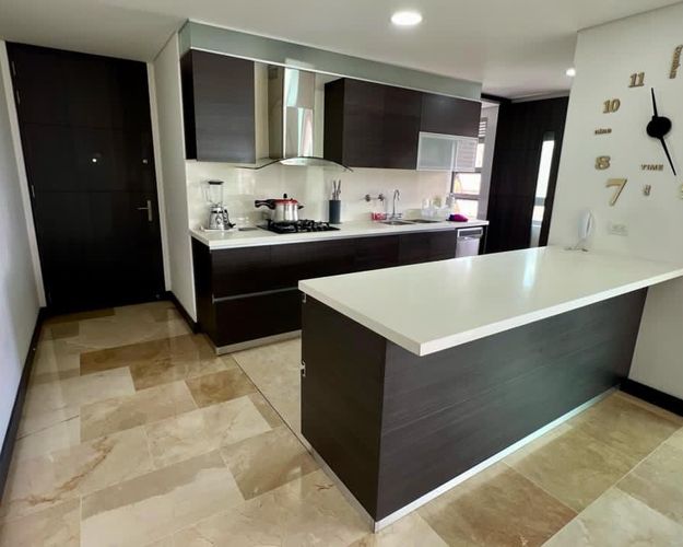 Apartamento de 3 alcobas en venta en El Poblado, Medellín, 139 m² · foto 4 de 10