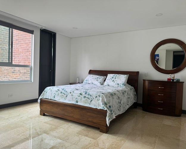 Apartamento de 3 alcobas en venta en El Poblado, Medellín, 139 m² · foto 7 de 10