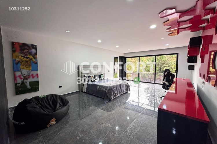 Casa de 6 alcobas en venta en Las Palmas, Envigado, 721 m² · foto 22 de 24