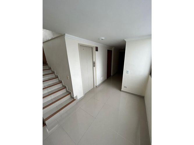 Apartamento de 4 alcobas en venta en El Faro, Cali, 93 m² · foto 2 de 23