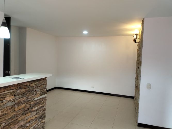 Apartamento en venta en El Poblado, Medellín · foto 3 de 15