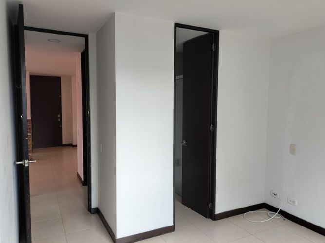 Apartamento en venta en El Poblado, Medellín · foto 8 de 15
