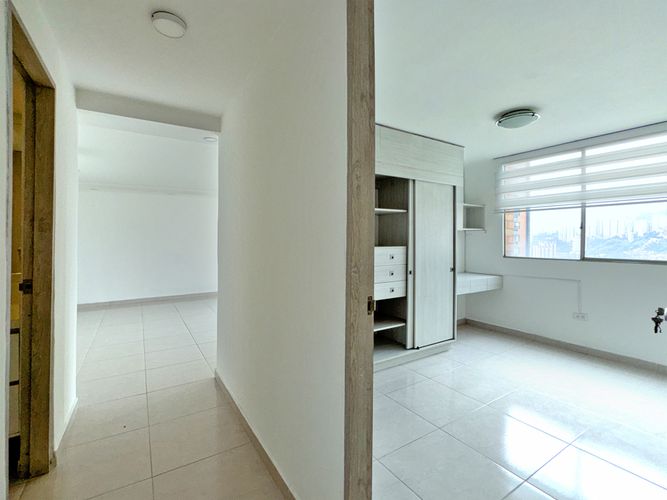 Apartamento de 2 alcobas en venta en Loma De Los Bernal, Medellín, 98 m² · foto 14 de 16