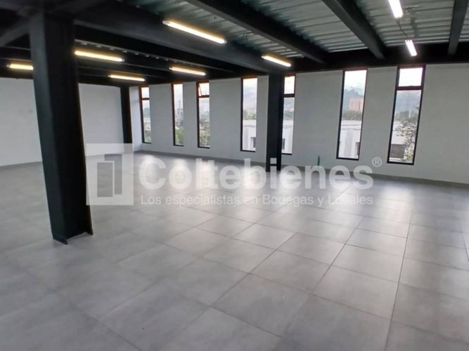 Local en arriendo en El Poblado, Medellín, 205 m² · foto 4 de 11