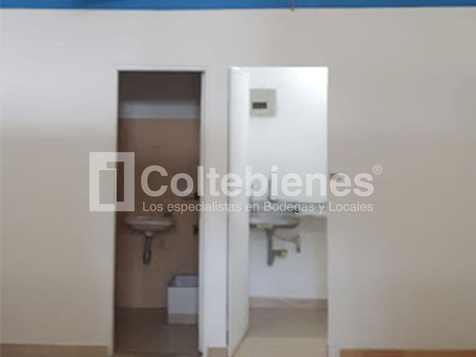 Local en venta en Sevilla, Medellín, 231 m² · foto 2 de 7