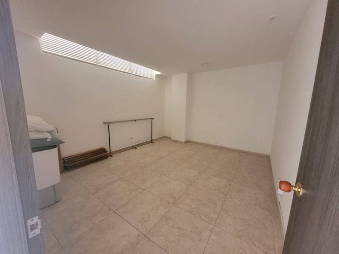 Casa de 7 alcobas en venta en Prados Del Norte, Cali, 288 m² · foto 7 de 16