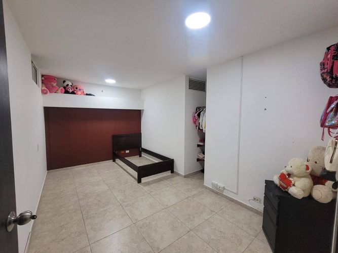Casa de 7 alcobas en venta en Prados Del Norte, Cali, 288 m² · foto 11 de 16