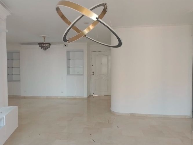 Apartamento de 4 alcobas en arriendo en Laureles, Medellín, 150 m² · foto 4 de 18