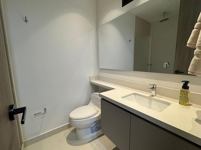 Apartamento de 2 alcobas en arriendo en El Poblado, Medellín, 90 m² · foto 14 de 15