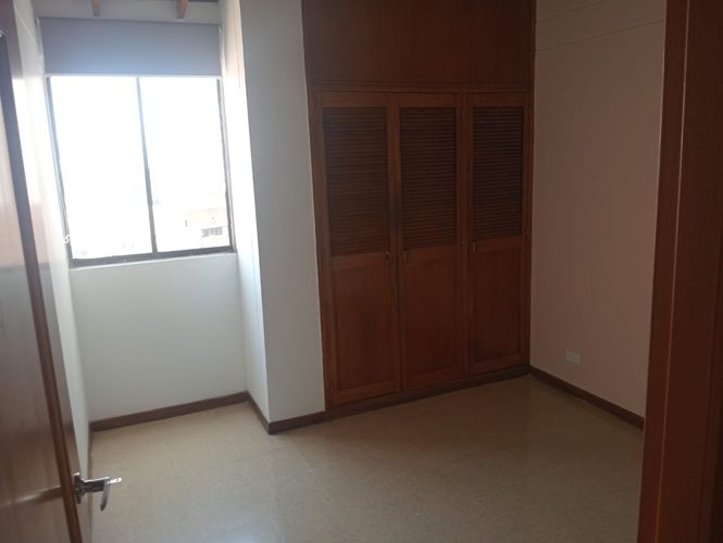 Apartamento de 3 alcobas en arriendo en Laureles, Medellín, 137 m² · foto 8 de 16