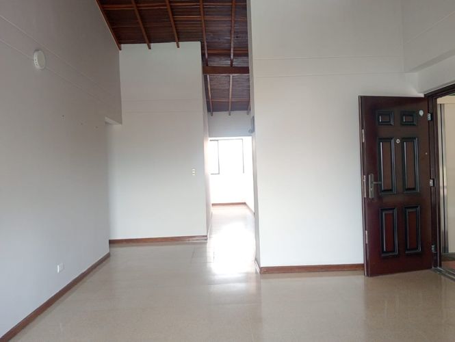 Apartamento de 3 alcobas en arriendo en Laureles, Medellín, 137 m² · foto 3 de 16