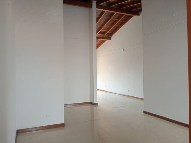 Apartamento de 3 alcobas en arriendo en Laureles, Medellín, 137 m² · foto 2 de 16
