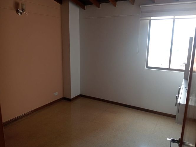 Apartamento de 3 alcobas en arriendo en Laureles, Medellín, 137 m² · foto 10 de 16
