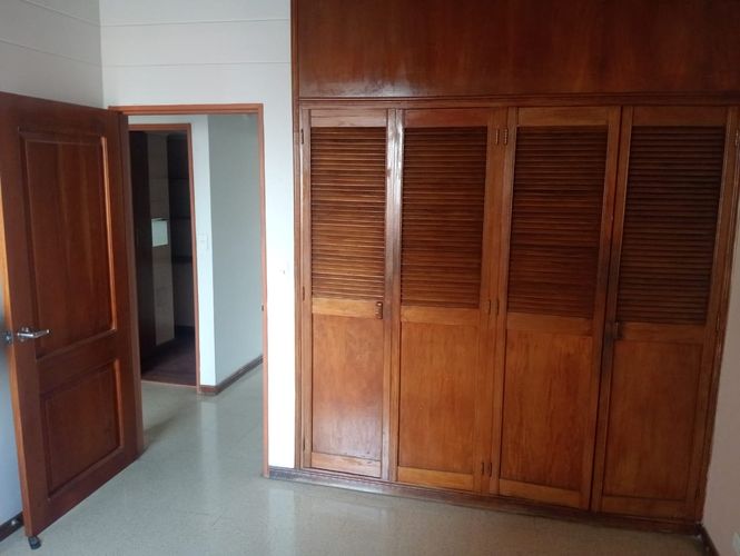 Apartamento de 3 alcobas en arriendo en Laureles, Medellín, 137 m² · foto 11 de 16