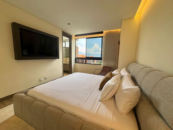 Apartamento de 3 alcobas en arriendo en El Poblado, Medellín, 160 m² · foto 2 de 15